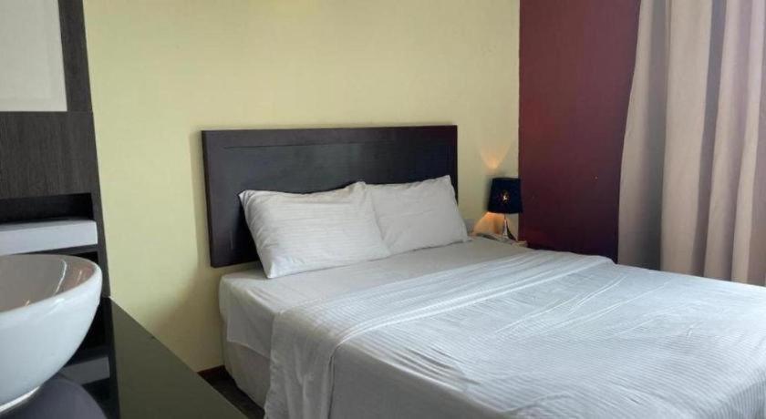 Zotel Business & Leisure Hotel Kuching Exterior foto