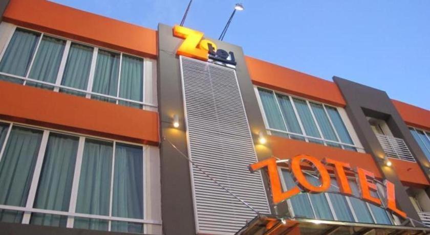 Zotel Business & Leisure Hotel Kuching Exterior foto